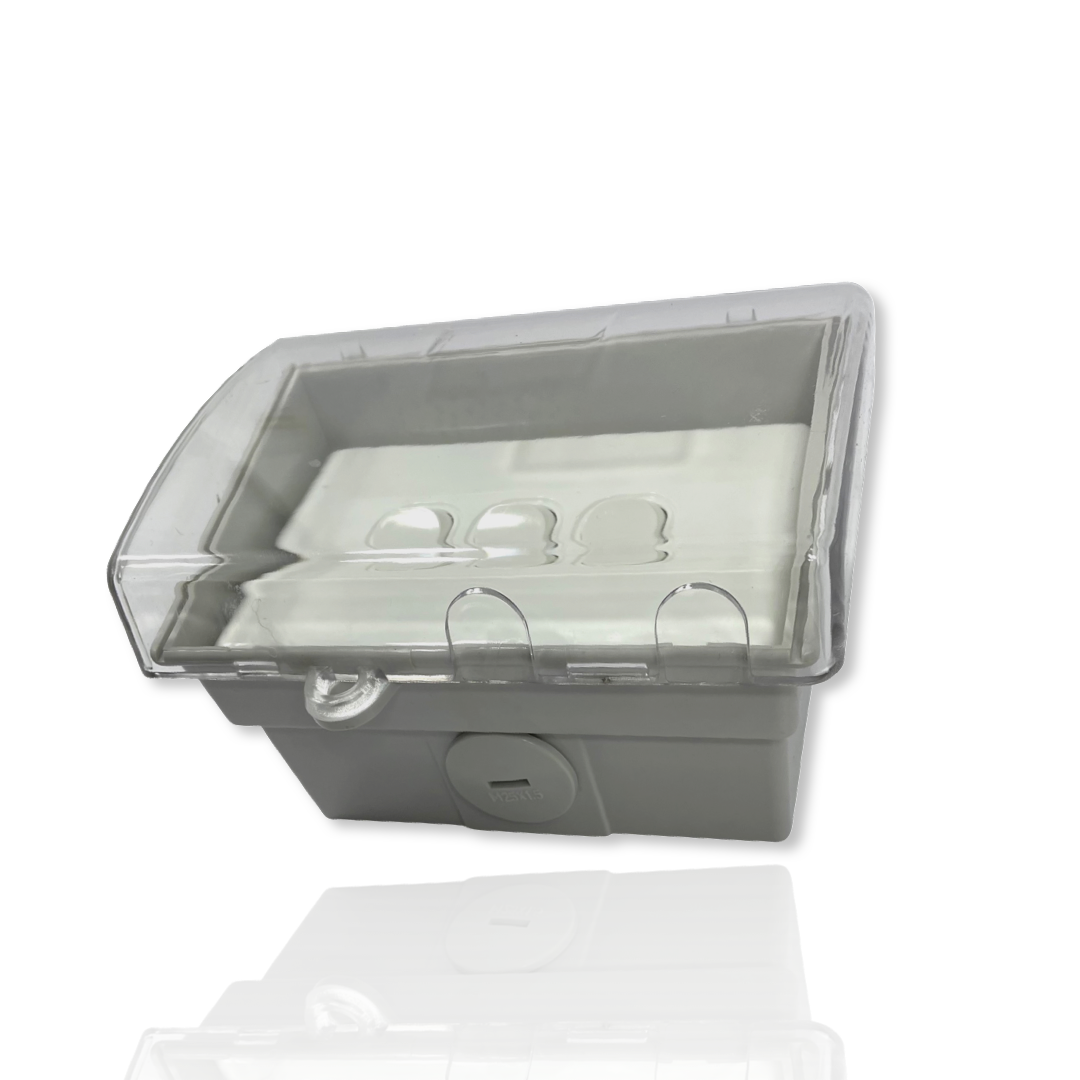 Weather proof 3 gang SWITCH &amp; Protected WATER PROOF Enclosure Lock Clear Lid GPO